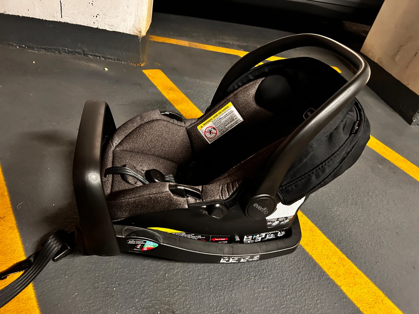 Evenflo Infant Car Seat with Base - photo 4