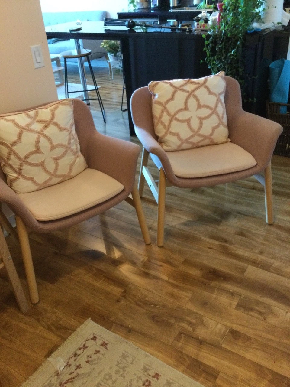 Accent chair - photo 2