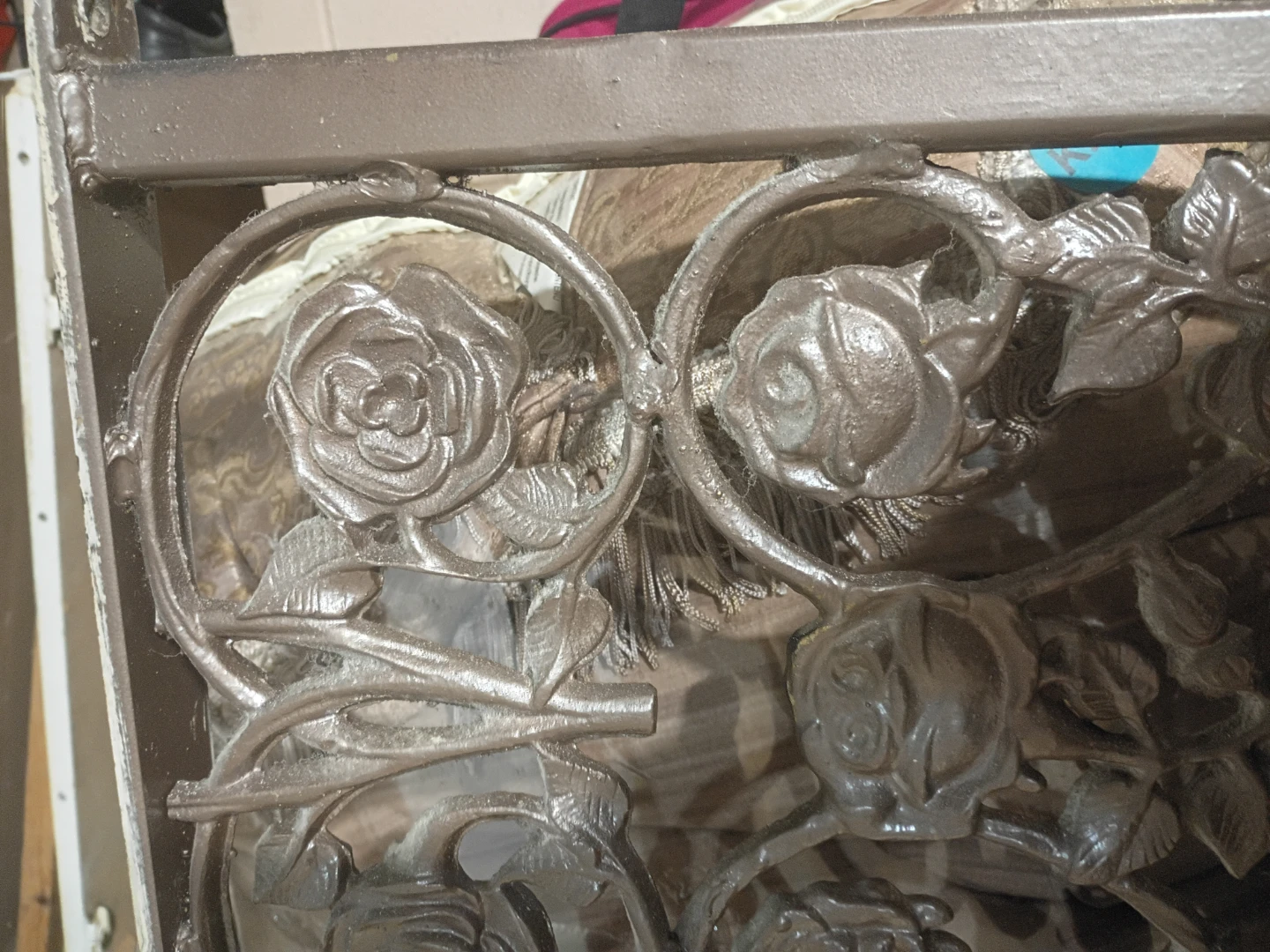 Vintage Metal Rose Design Decorative Screen - photo 2