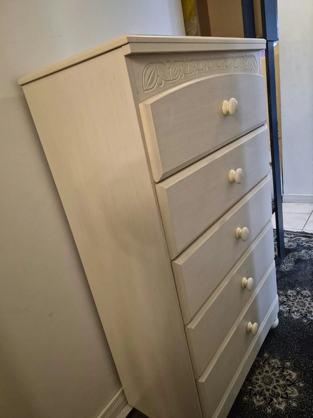 White 5-Drawer Dresser - photo 4