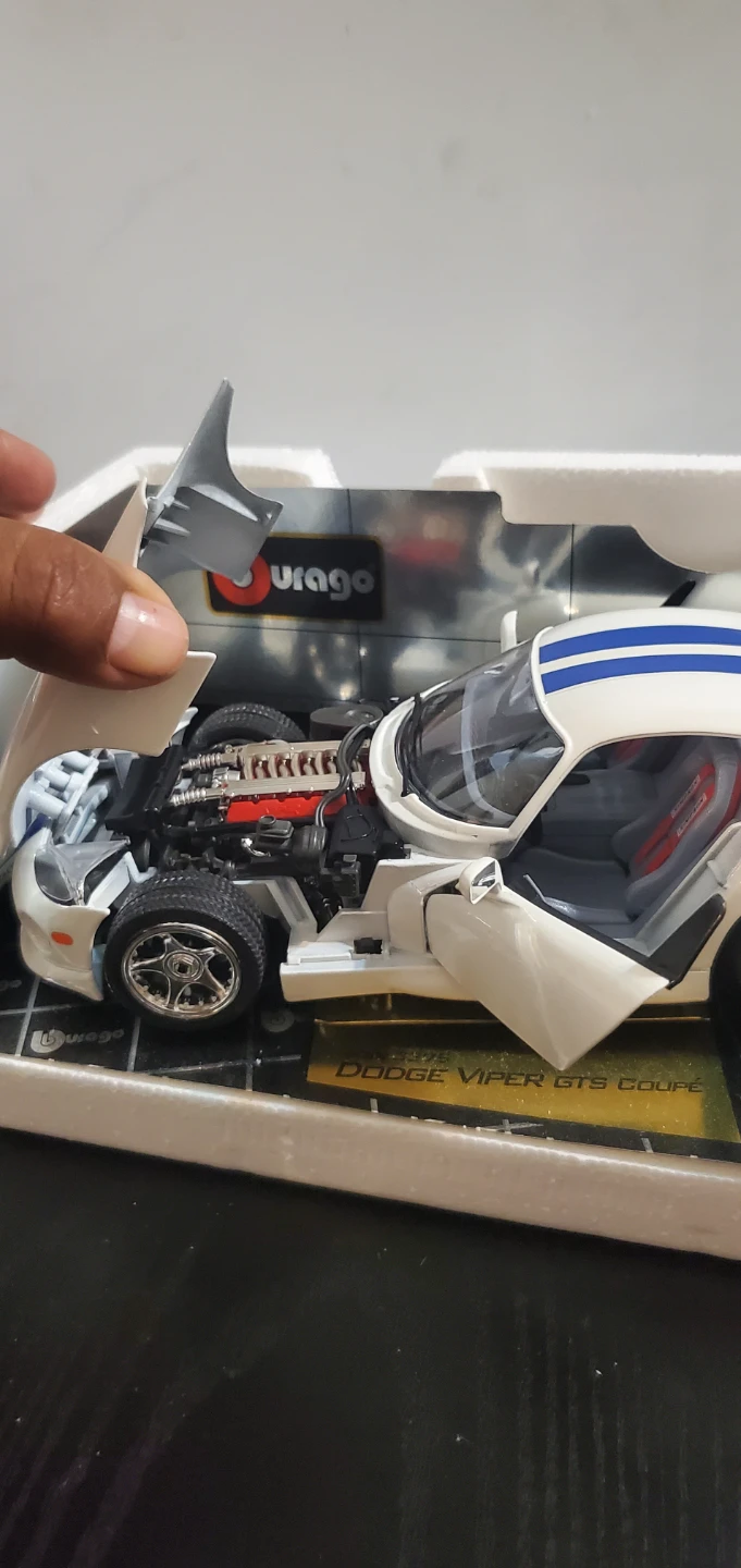 Bburago Dodge Viper GTS Coupe Model Car damages - photo 3