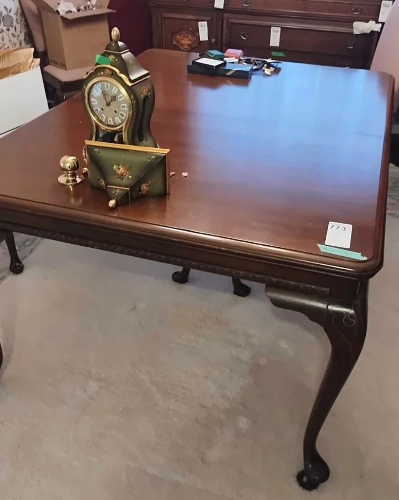 Elegant Queen Anne Dining Table | SATURDAY PICKUP ONLY