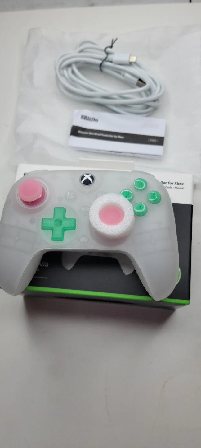 8BitDo Ultimate Mini Wired Controller for Xbox - photo 4