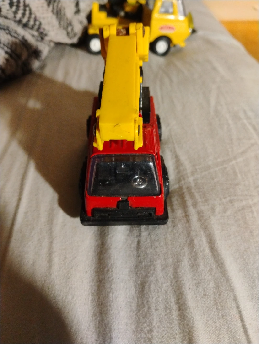 Tonka diecast cherry picker toy truck - photo 3