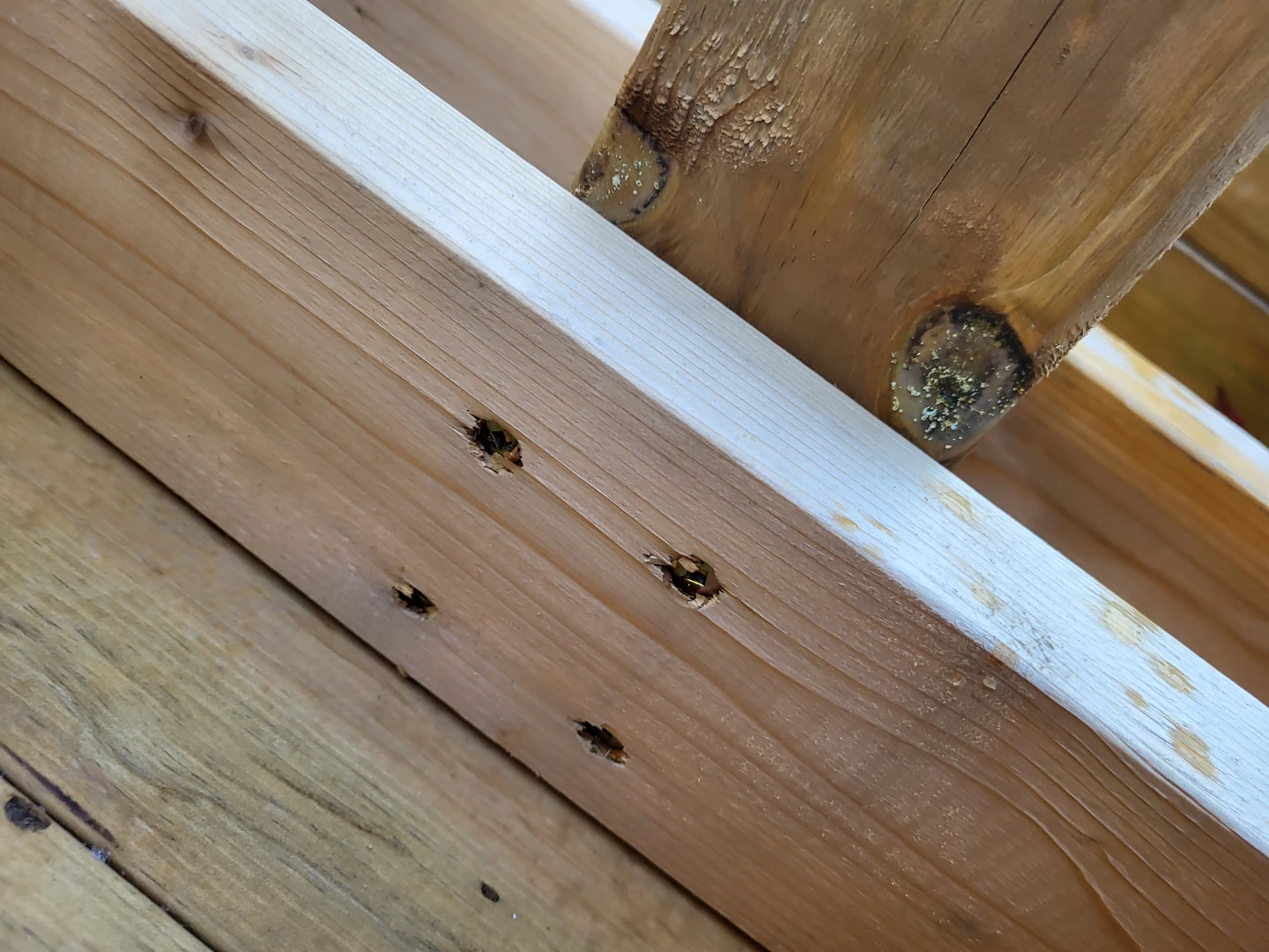 25" Wooden Patio Planter Box with Support Post - photo 3