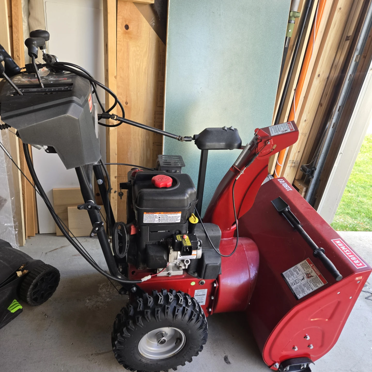 Craftsman 27" snowblower - photo 2