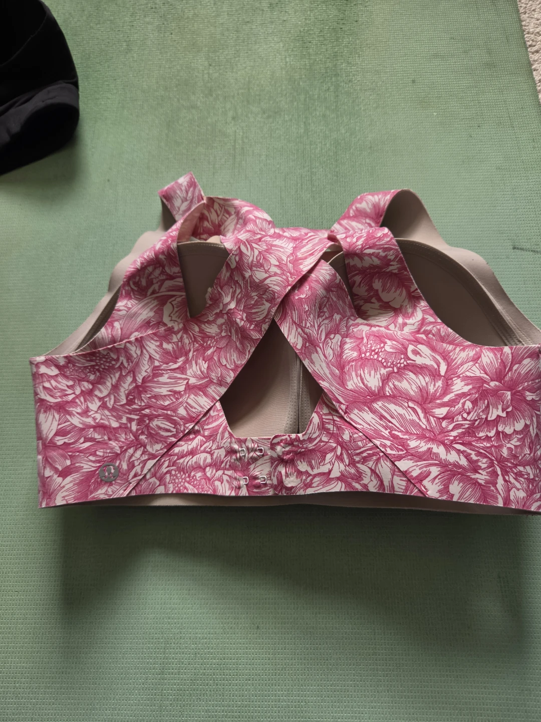 Lululemon Women's Floral Sports Bra Size 34DD - photo 2