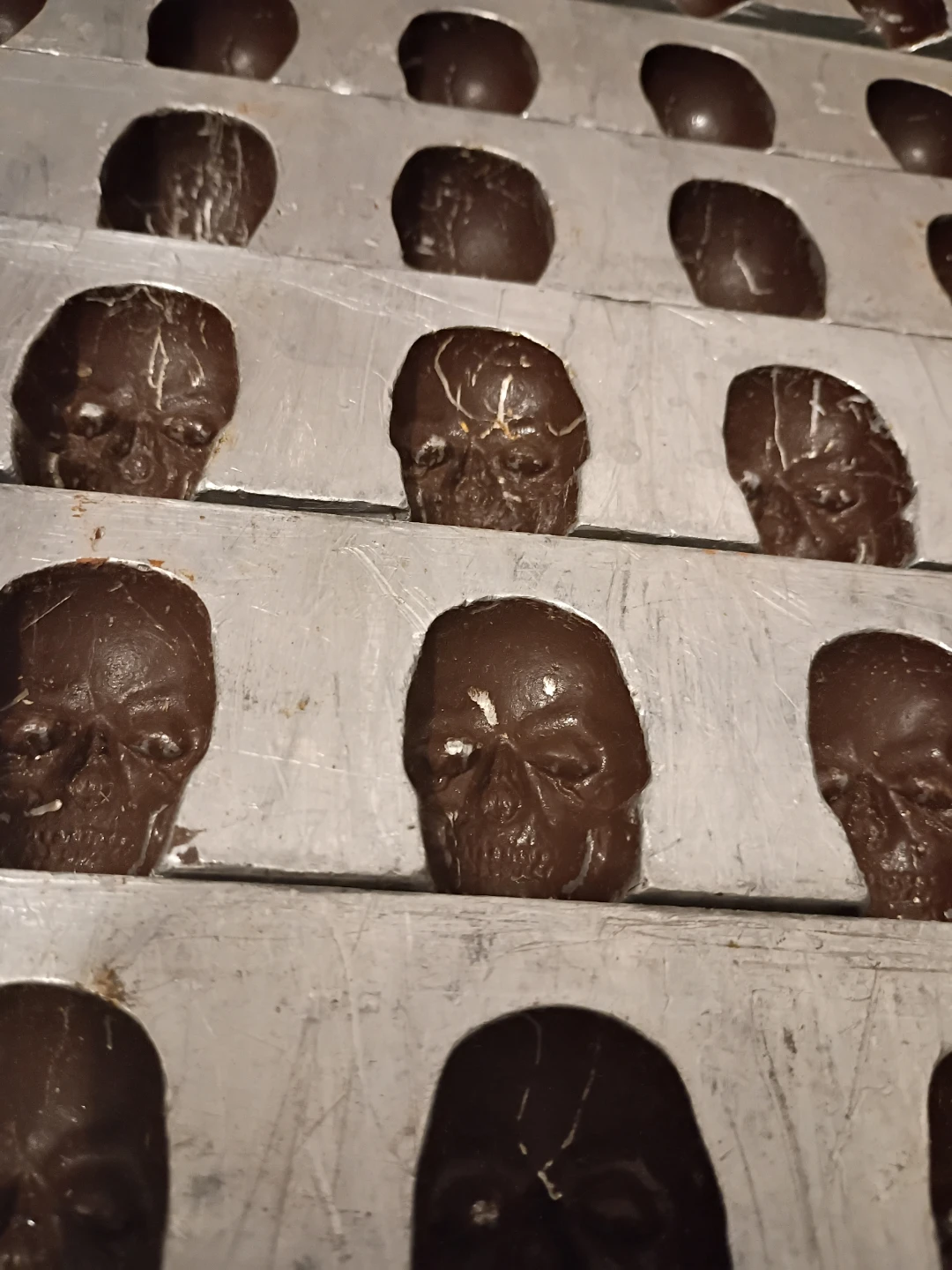 18 3D skull sucker/candy/ chocolate molds - photo 3
