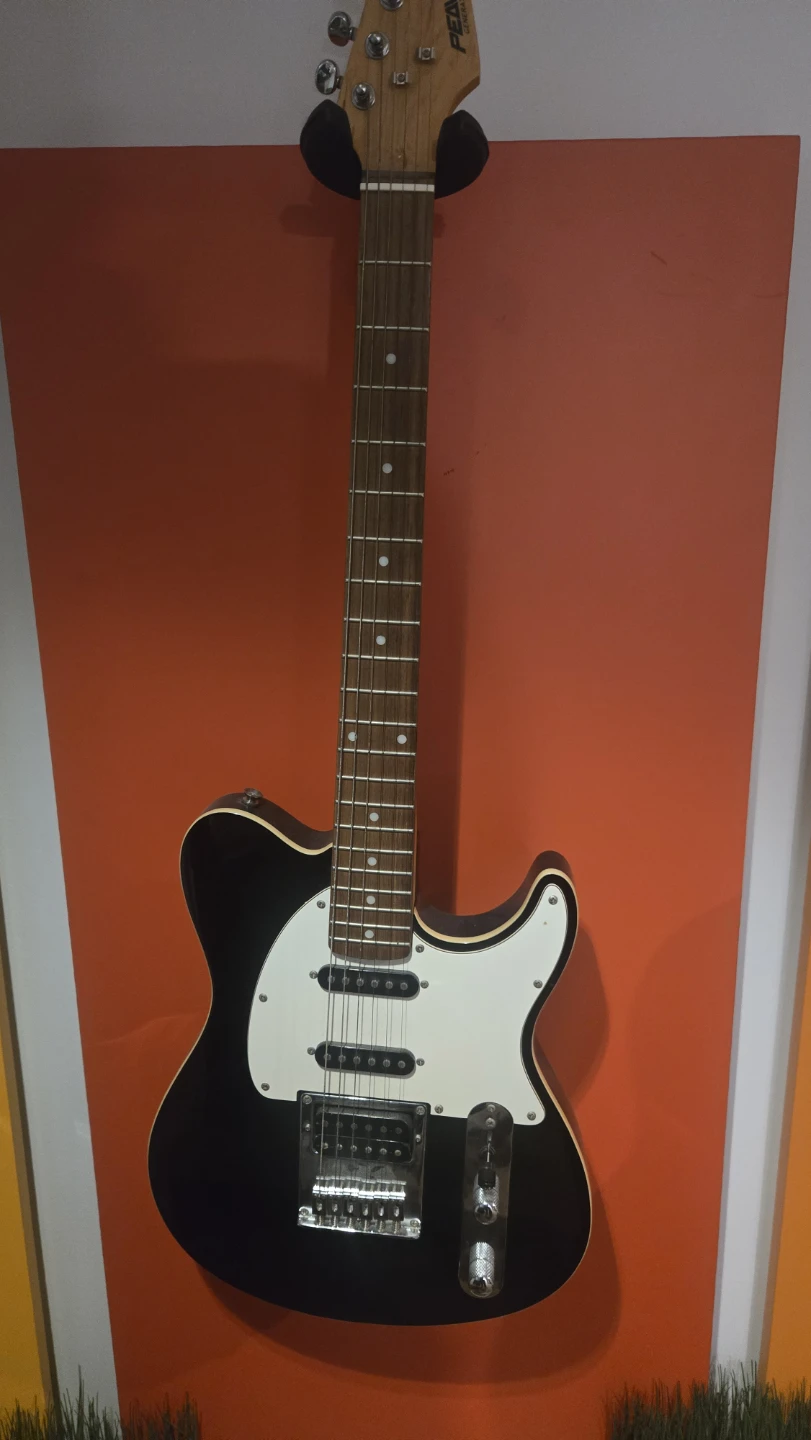 Peavey Generation EXP Electric Guitar