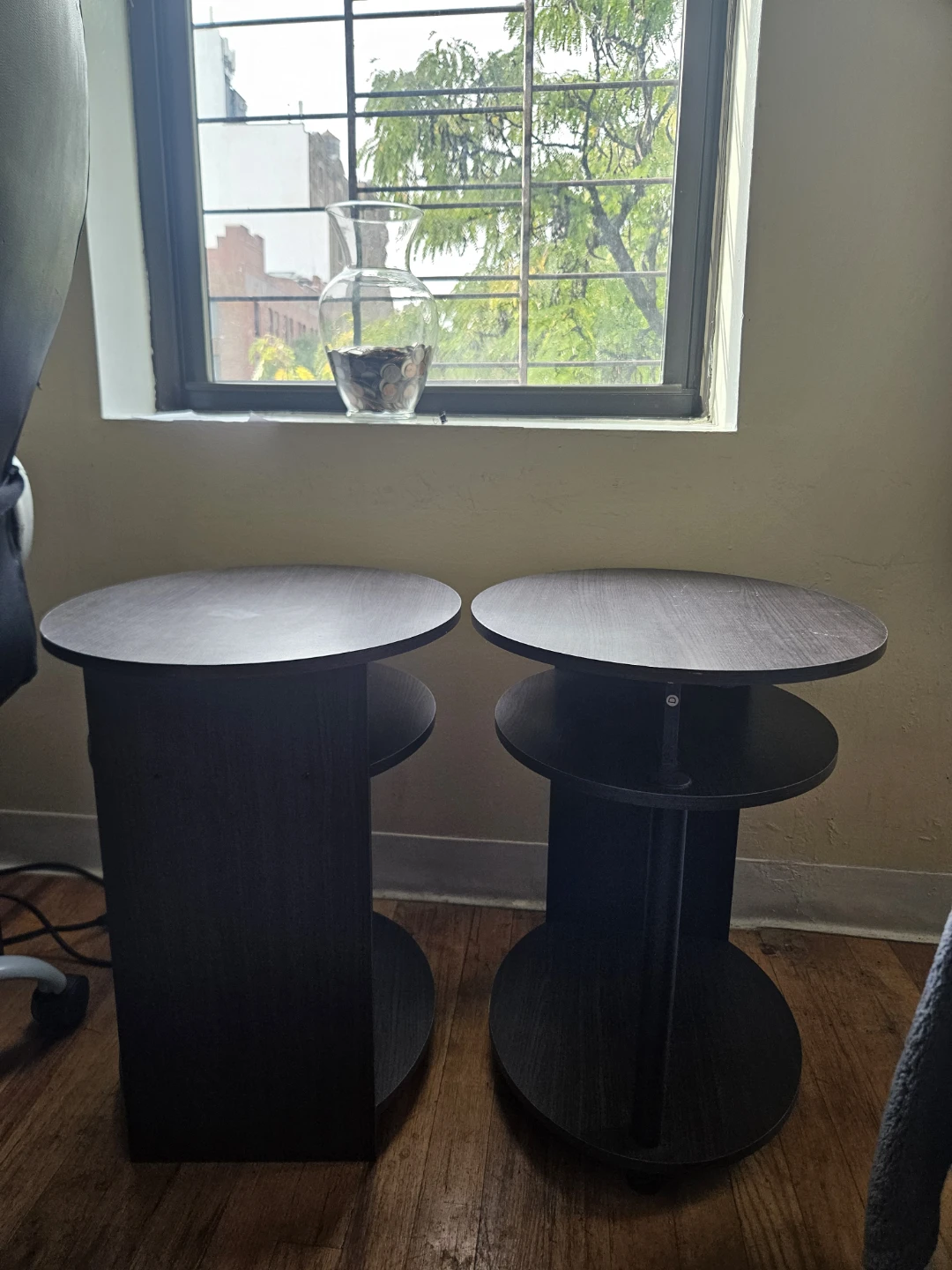 Set of Two Round Multi-Tier Side Tables - photo 4