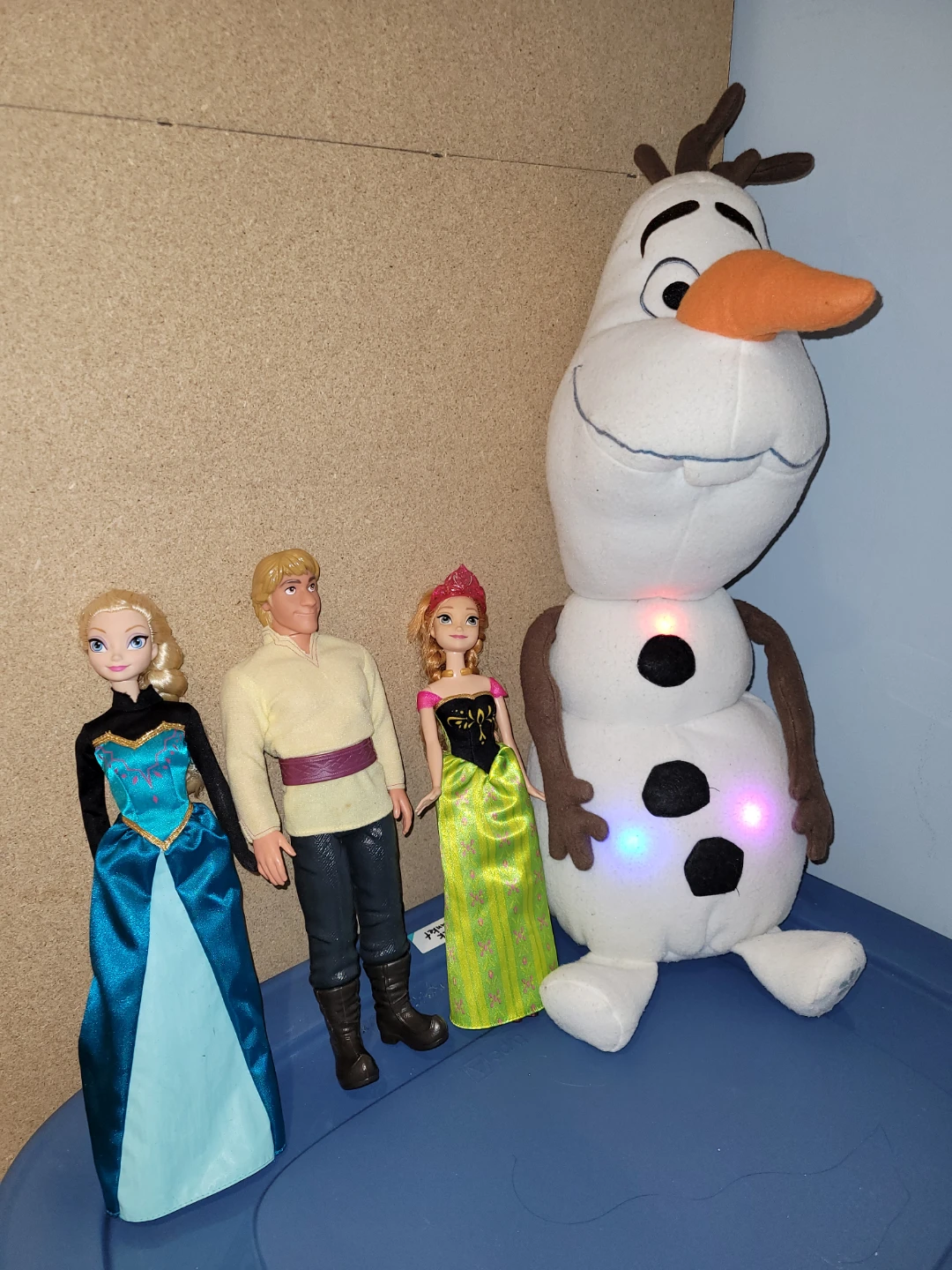 Disney Frozen Elsa, Kristoff, Anna Dolls and Light-Up Olaf