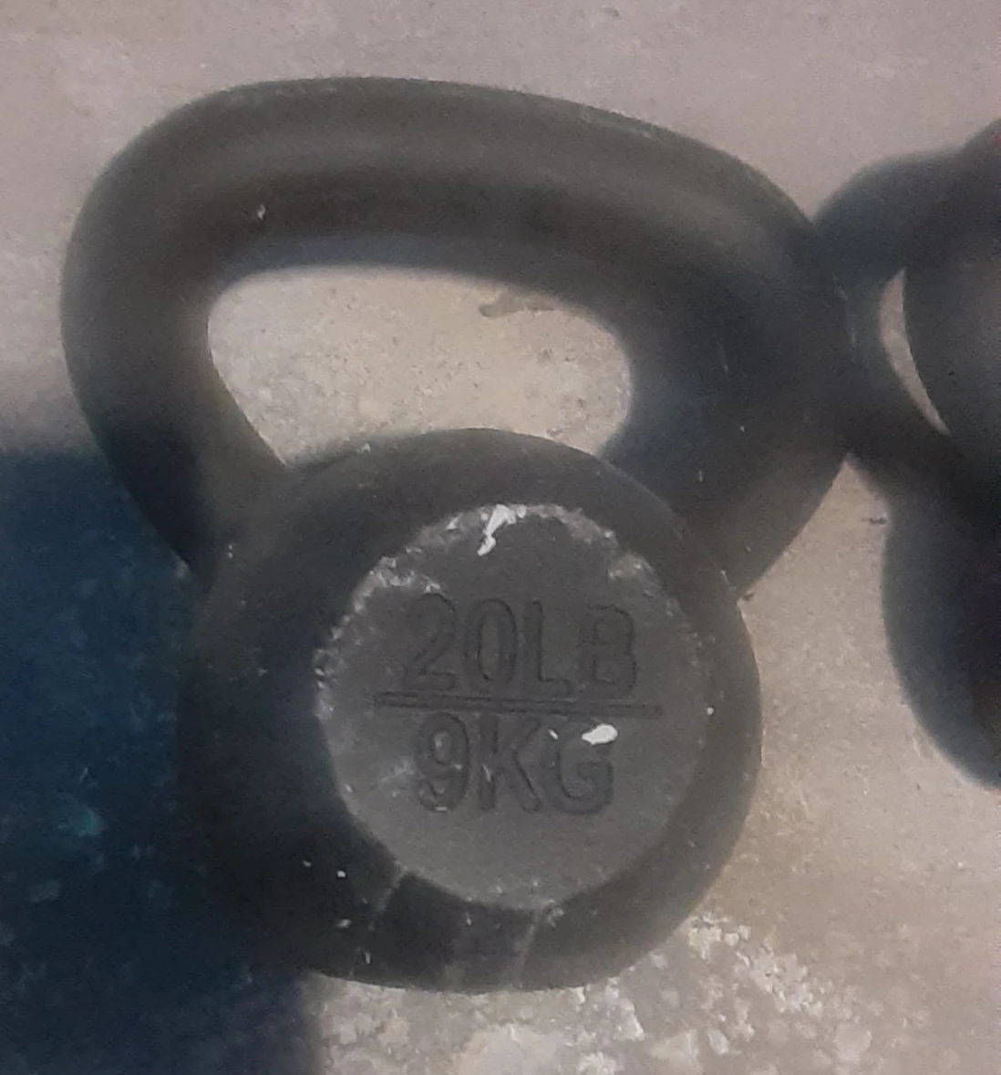 Set of two 20lb (9kg) kettlebells - photo 4