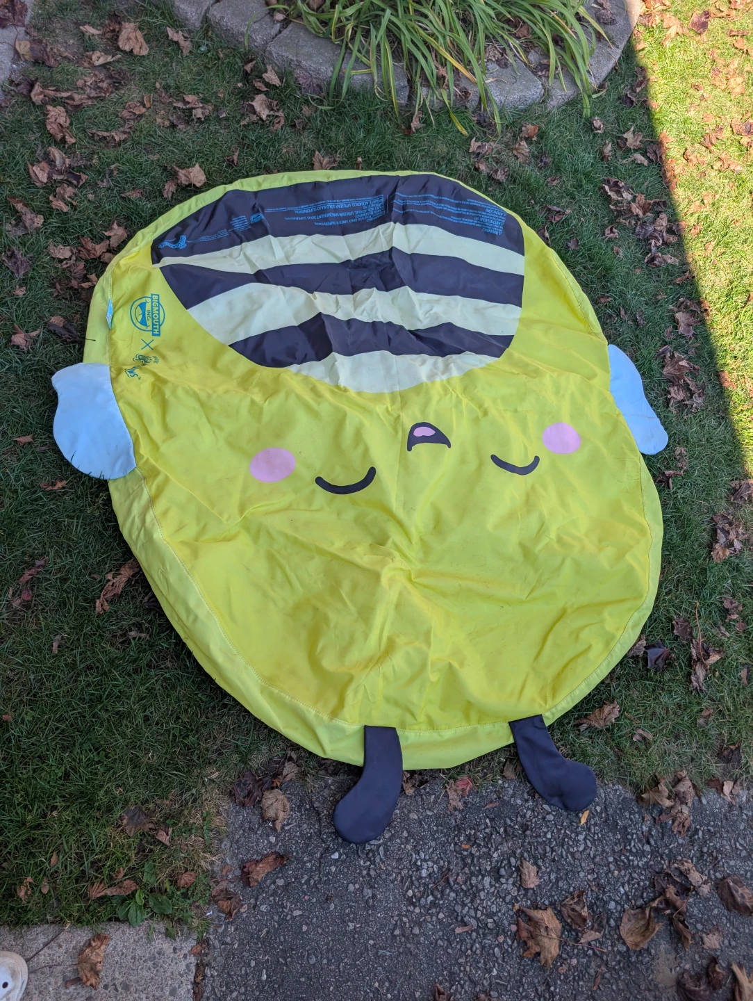 Squishmallows x BigMouth Bee Pool Float