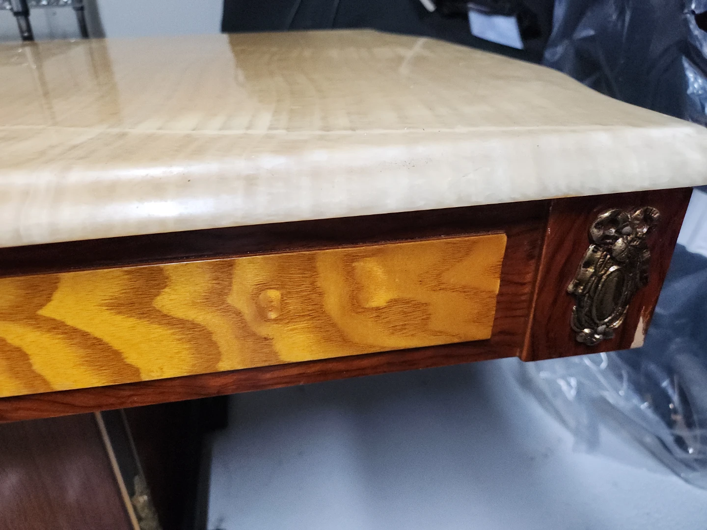 Vintage Honey Marble Coffee Table with Inlay Wood Pedestal - photo 4