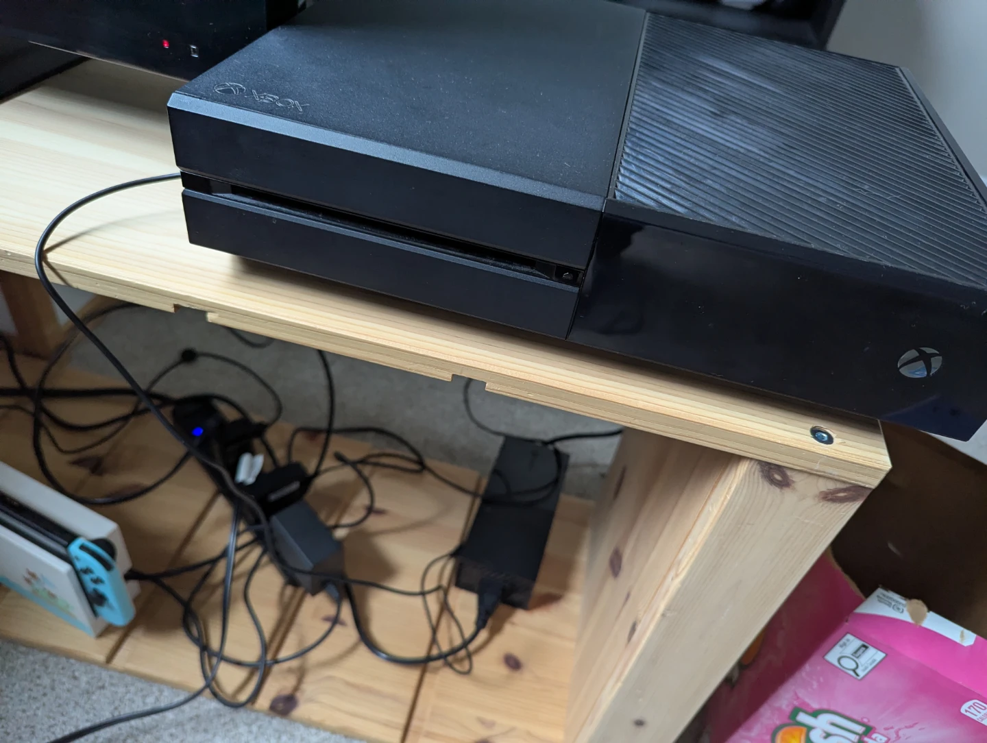 Xbox one and 2 controllers - photo 2
