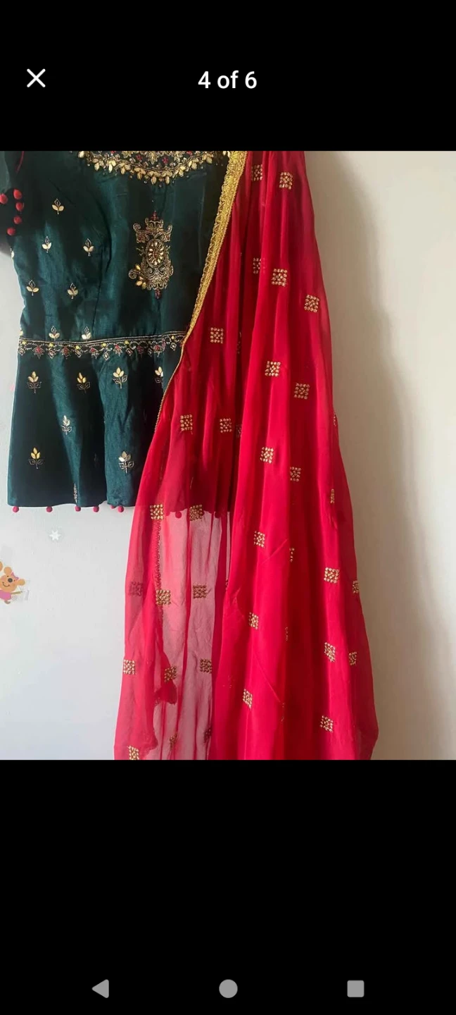 Traditional Indian Lehenga Choli Set - photo 3