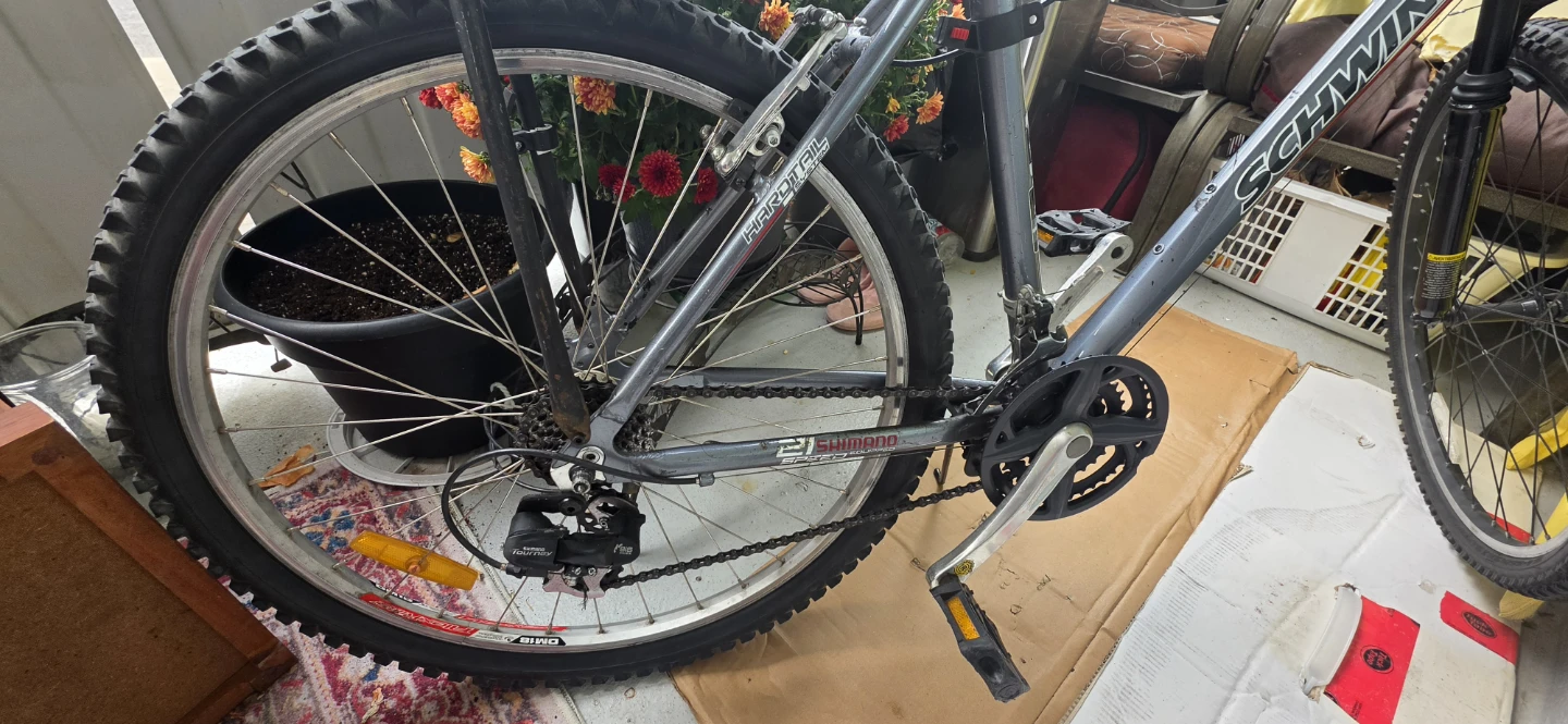 Schwinn  Mountain Bike 21-speed Shimano - photo 5