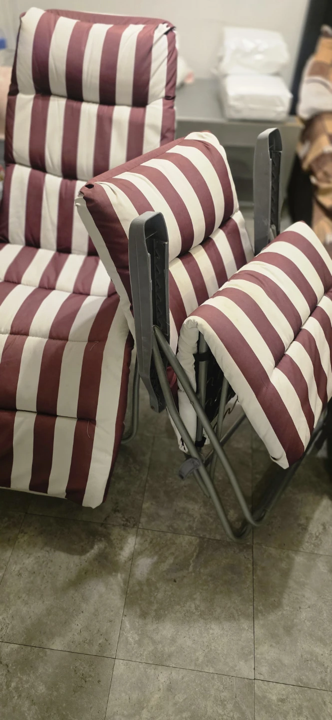 Set of Two Striped Folding Reclining Chairs - photo 2