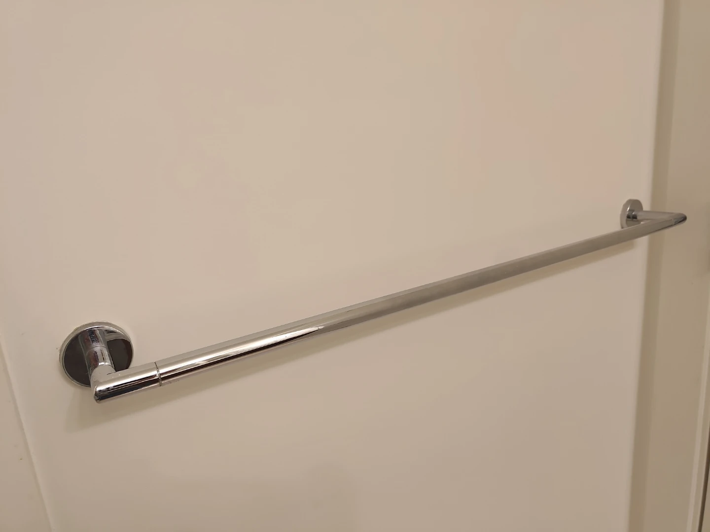 Chrome Bathroom Hardware Set - photo 3