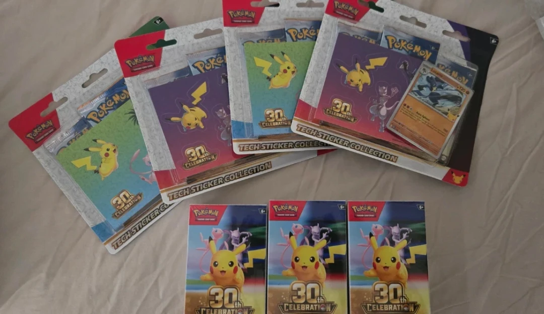 Pokémon 30th Anniversary Collection Bundle - photo 3