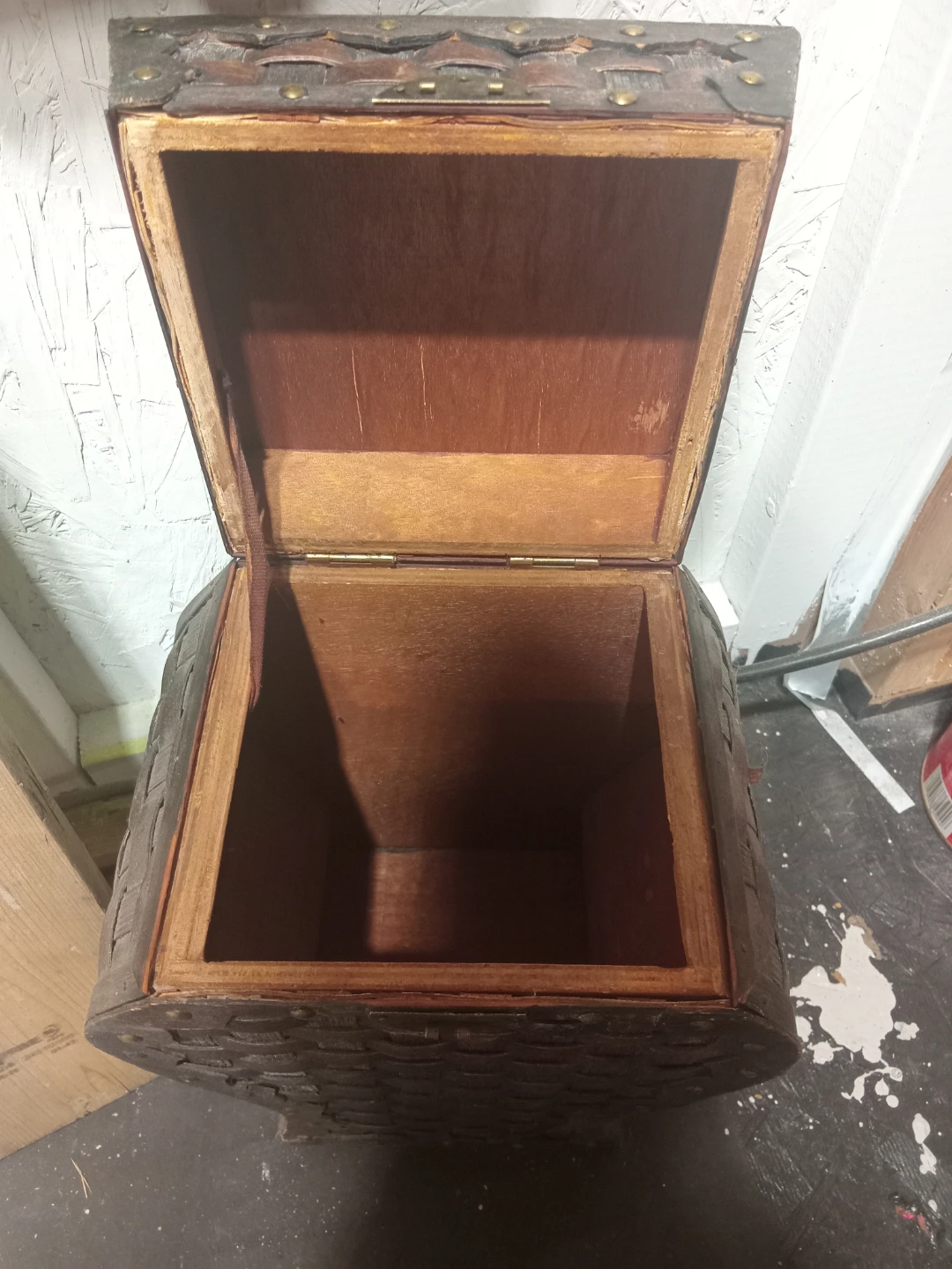 Woven Decorative Storage Chest - photo 2