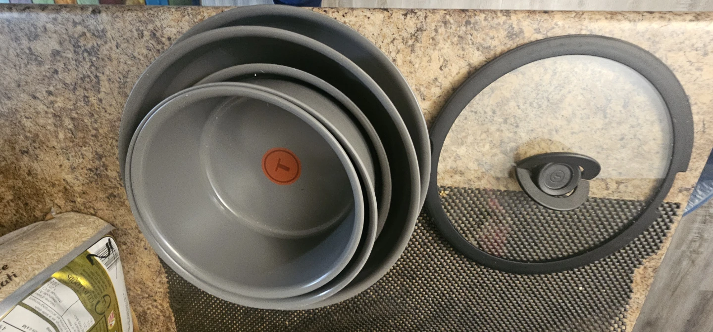 Handle less pans