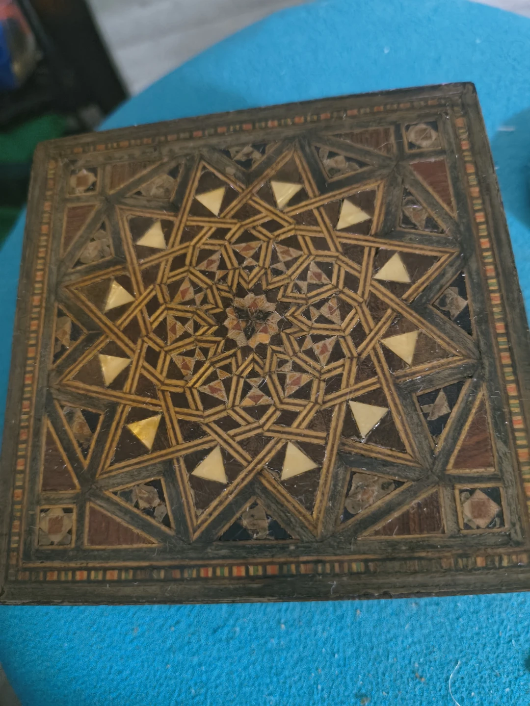 Wooden inlaid box made in Syria - photo 2