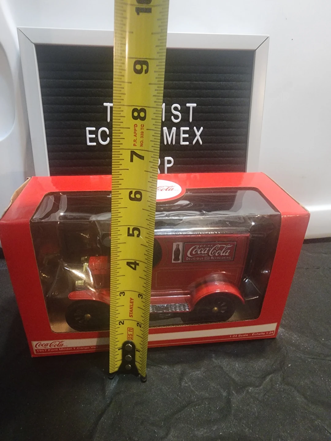 Coca-Cola 1917 Ford Model T Cargo Van 1:24 Scale - photo 2