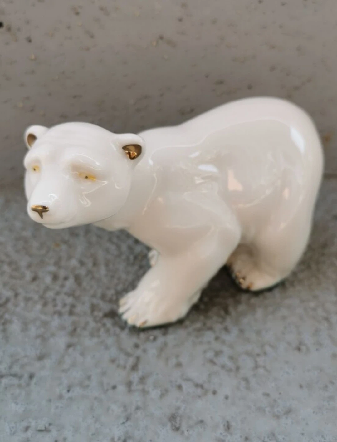 Vintage Hand Painted Porcelain Polar Bear Figurine Gold Accents - photo 2