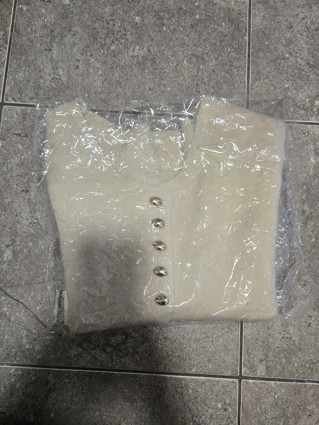 Cream Knit Button-Front Vest-brand new - photo 4