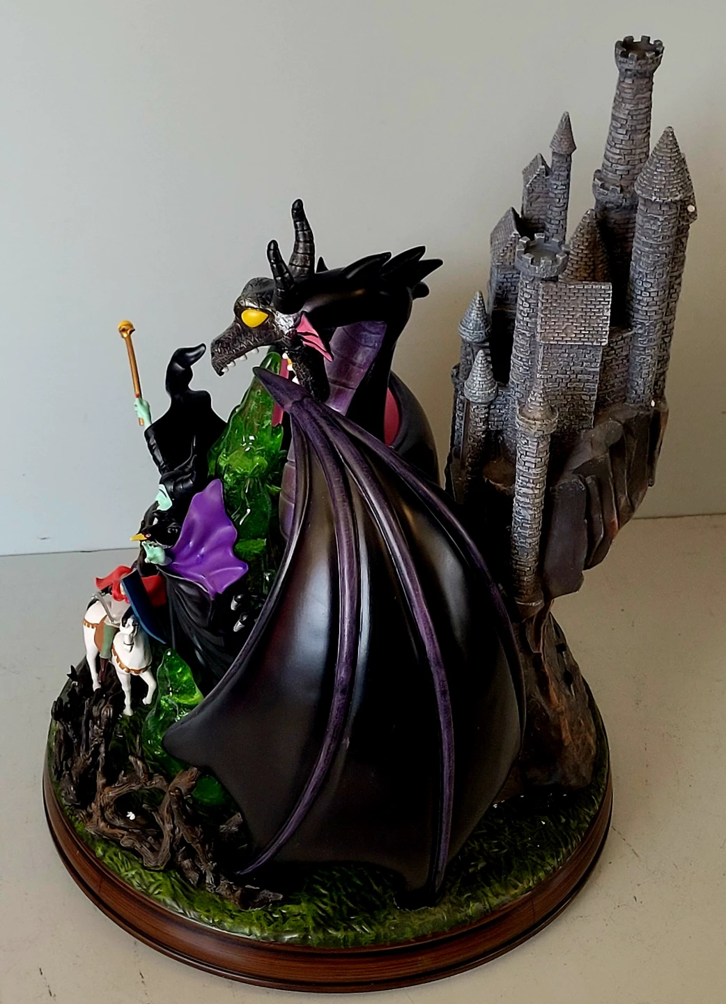 Disney Maleficent Castle (32605448) - photo 5