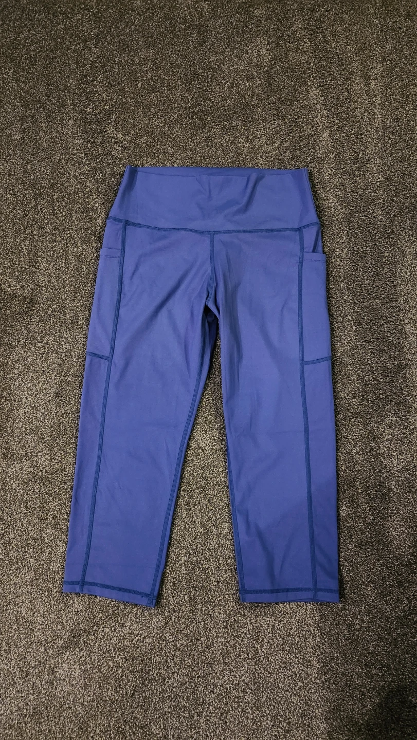 Steppe Women's Blue Capri Leggings