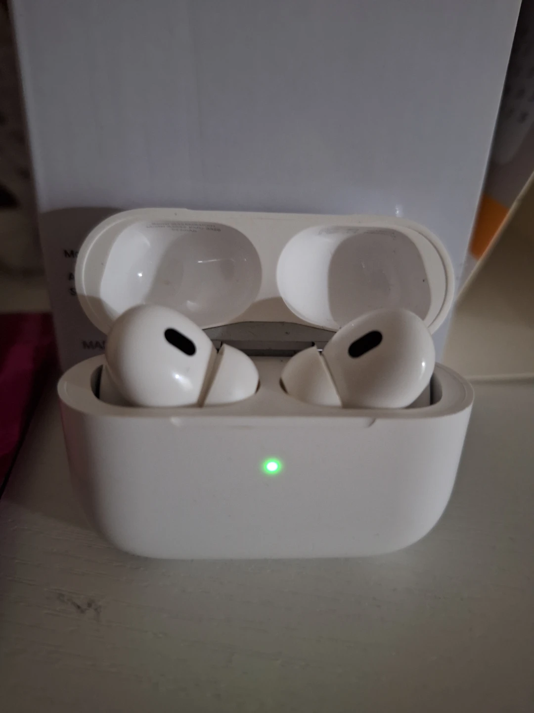 Apple AirPods Pro - photo 2