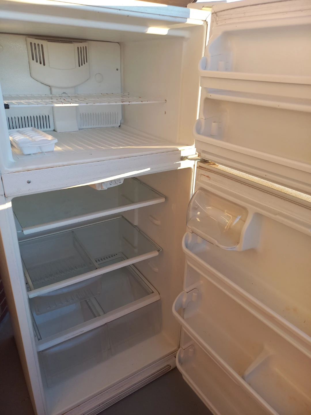 Large refrigerator with freezer - photo 2