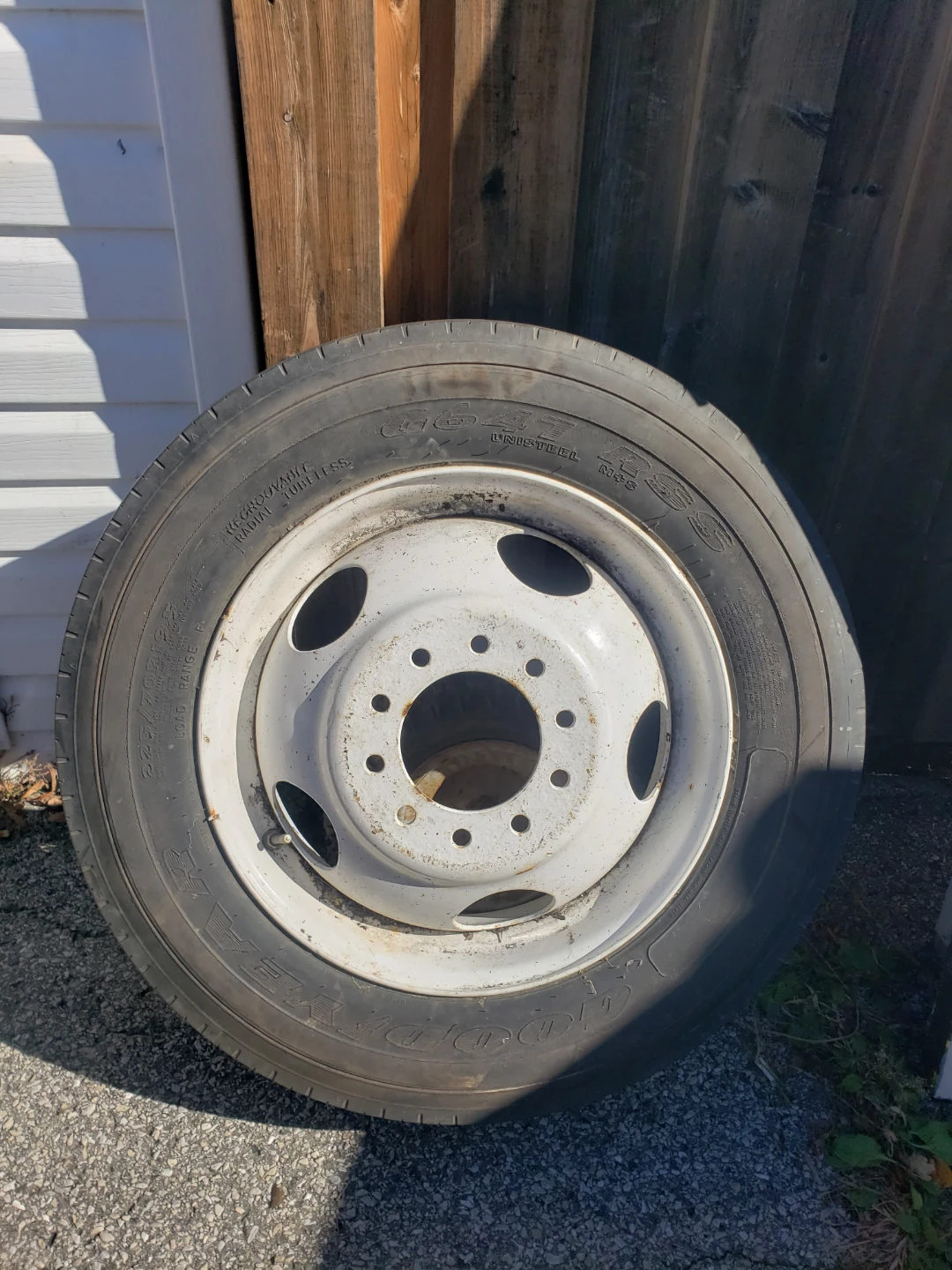 Goodyear G647 Unisteel Tire 225/70R19.5