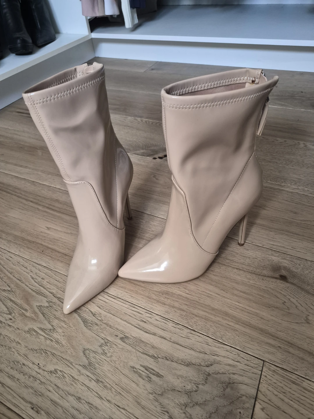 New size 8.5 boots - photo 2