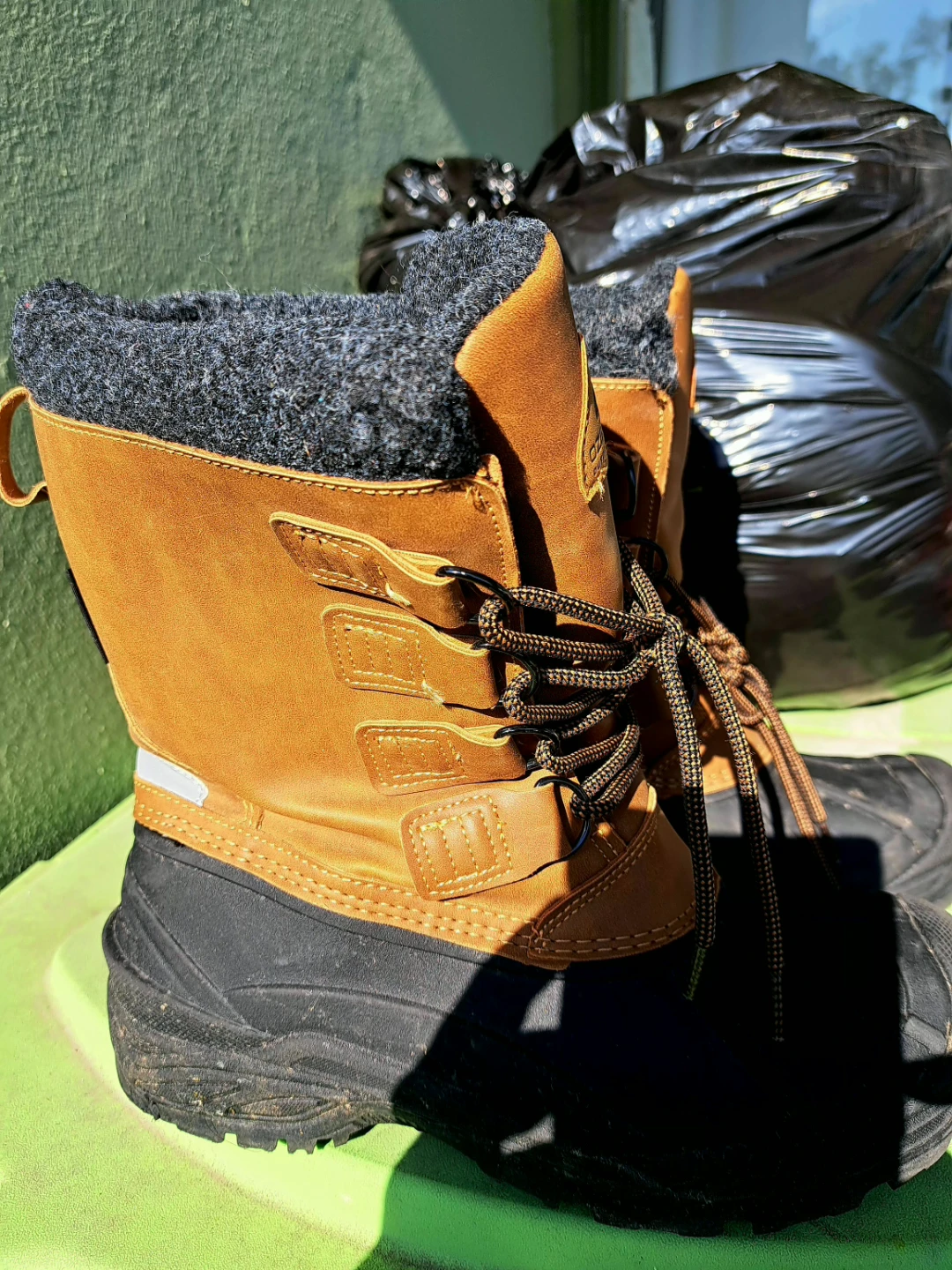 Ozark Trail Winter Boots Size 8