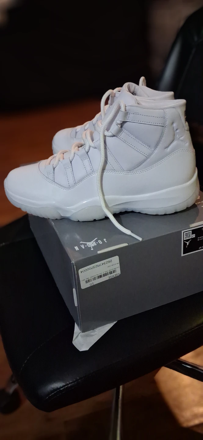 Air Jordan 11 CDG SP Triple White Shoes Size 10 - photo 2
