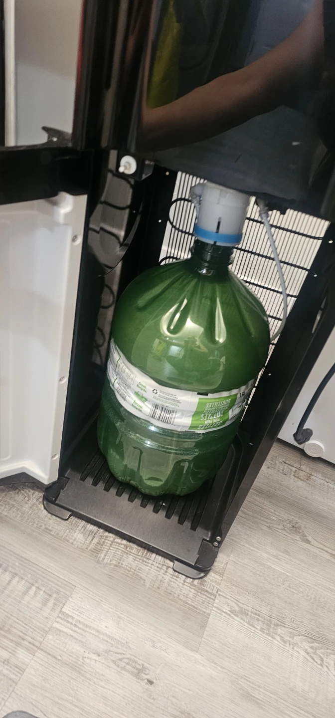 Water dispenser - photo 3