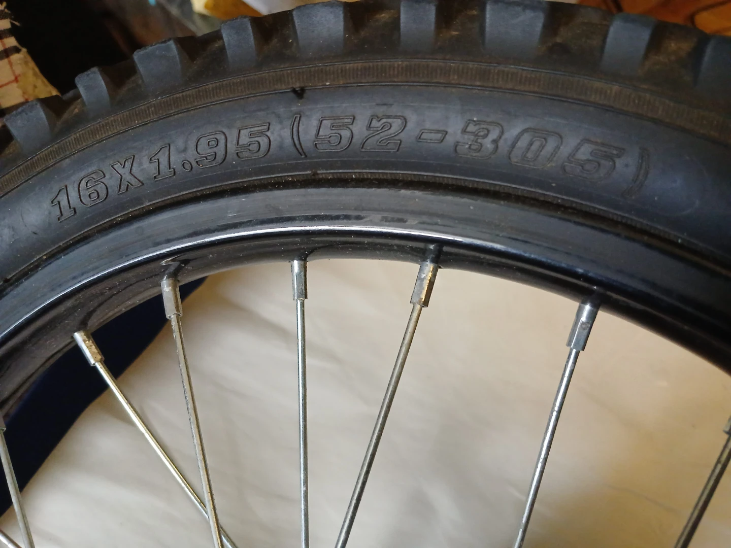 16-inch bicycle wheel with tire - photo 3