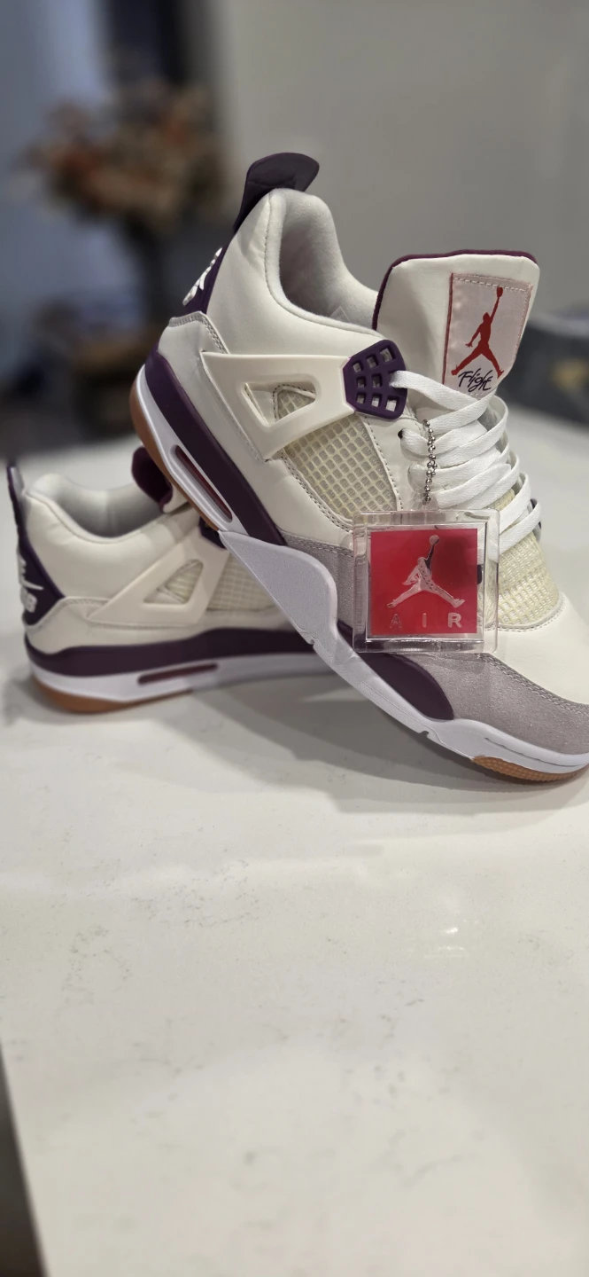 Nike SB x Air Jordan 4 burgundy