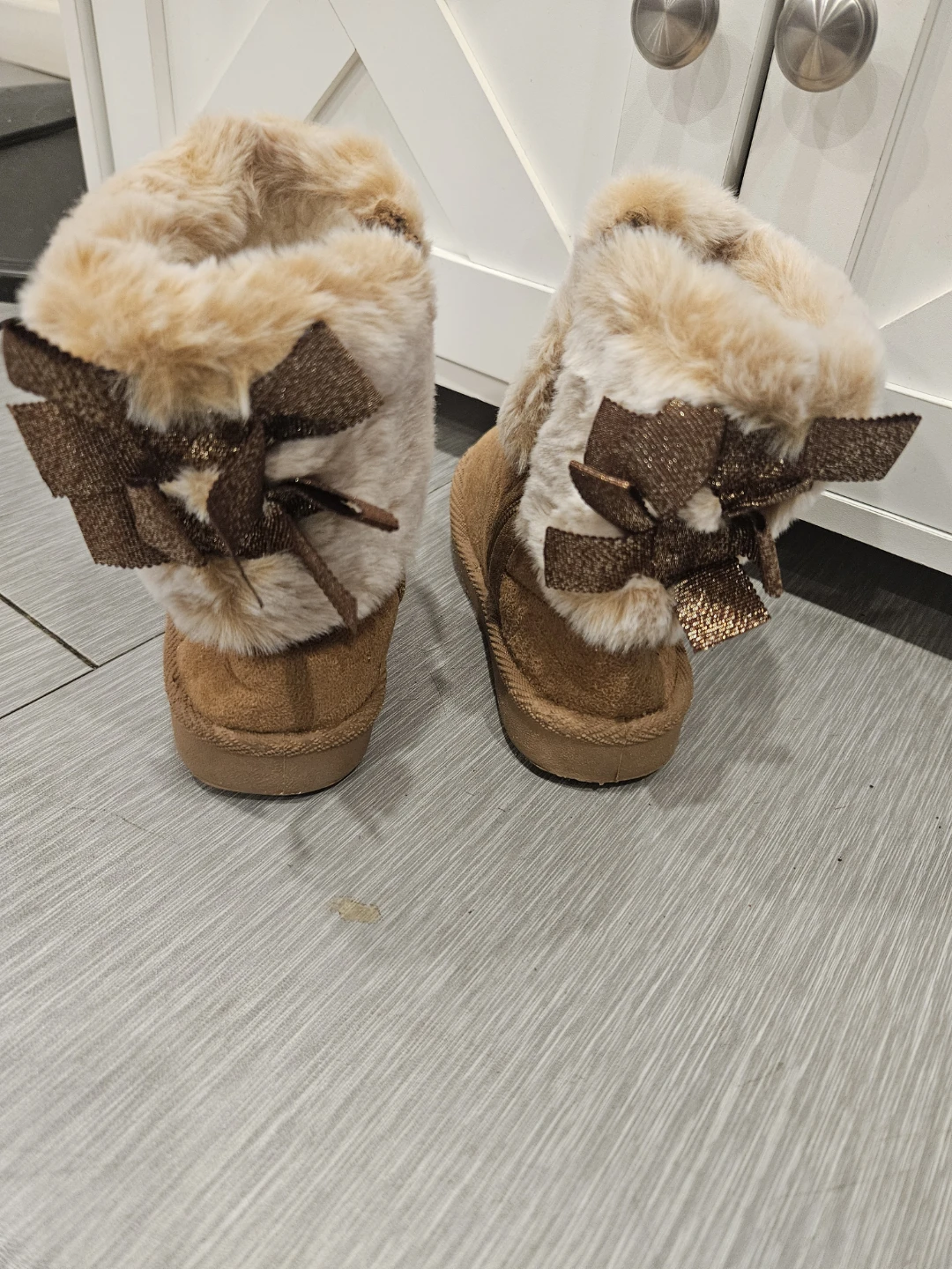 Toddler Brown Faux Fur Bow Boots size 7 - photo 2