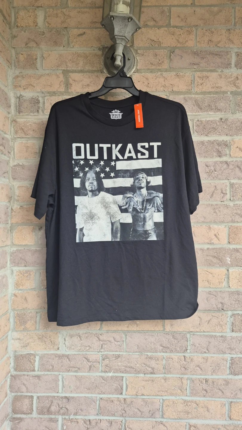 Outkast Graphic T-Shirt -XL
