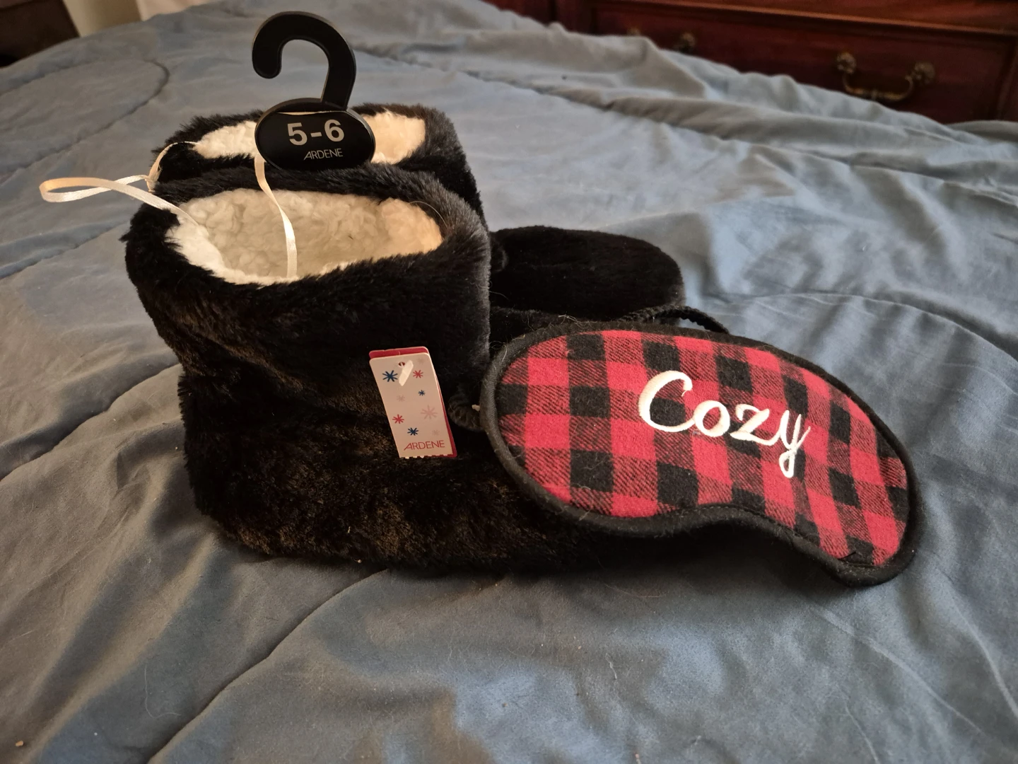 Ardene Black Slippers and Sleep Mask Set
