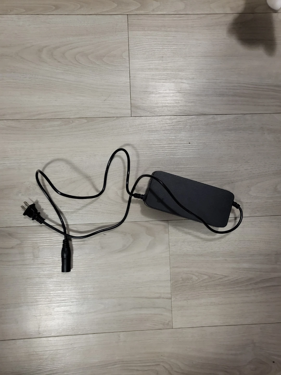 E-bike Battery and Charger - photo 2