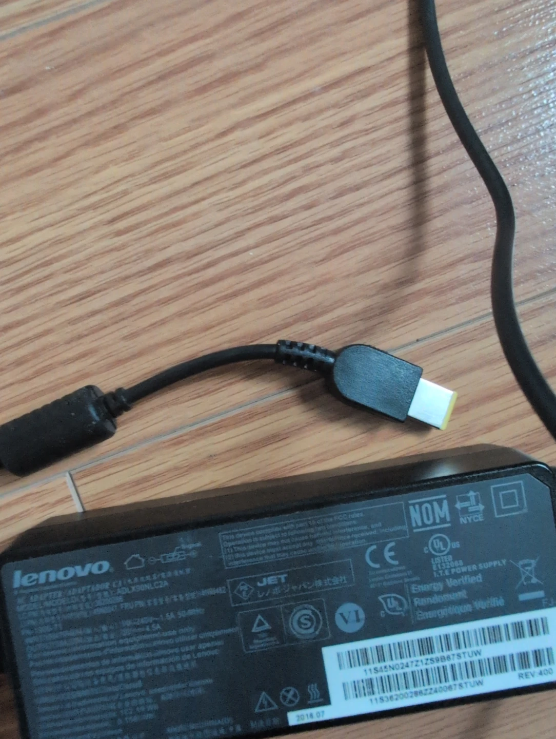 Lenovo AC Adapter laptop pc - photo 2