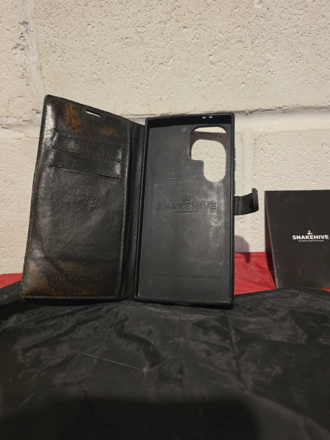 Snakehive Vintage Leather Samsung Phone S24 Case - photo 5