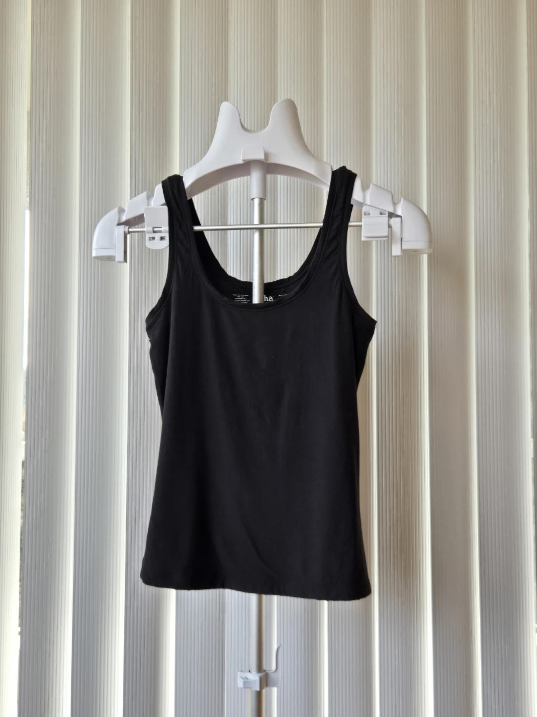 huha Black Sporty Classic Tank Top - Size Medium - photo 3