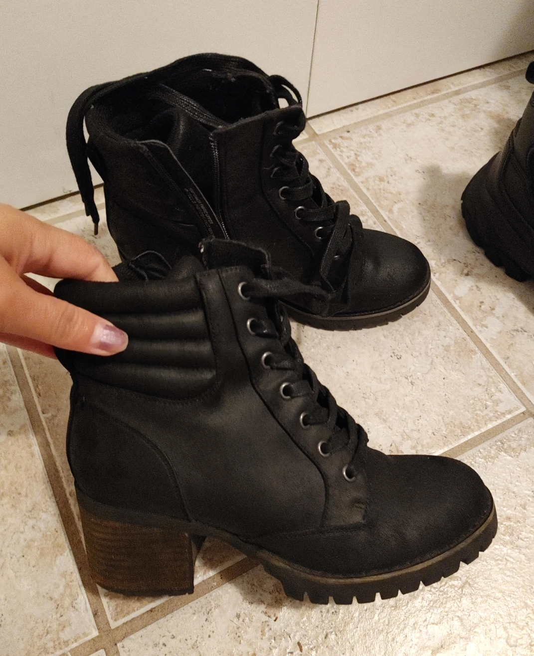 Women's Black Lace-Up Heeled Boots - Size 7.5