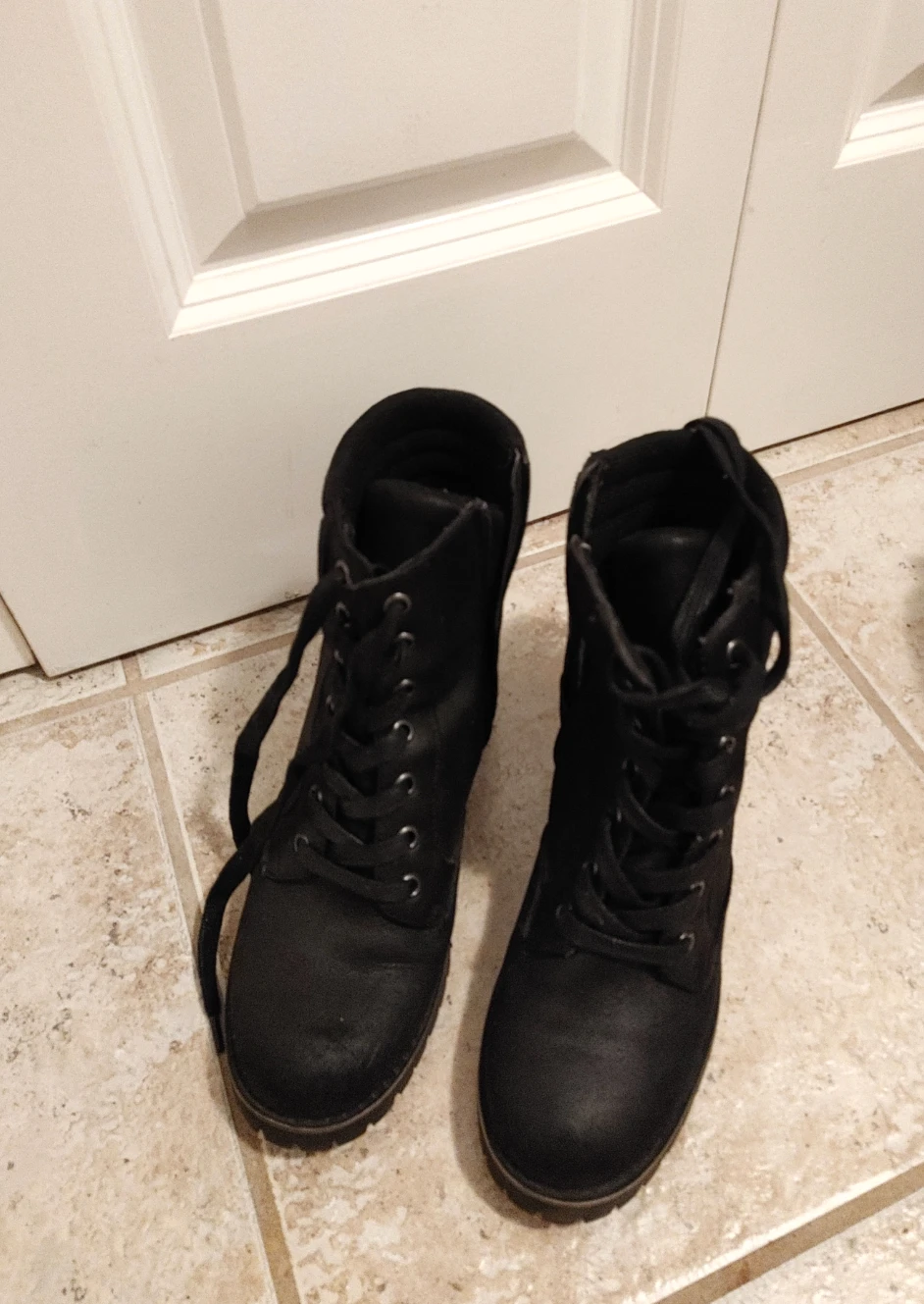 Women's Black Lace-Up Heeled Boots - Size 7.5 - photo 2